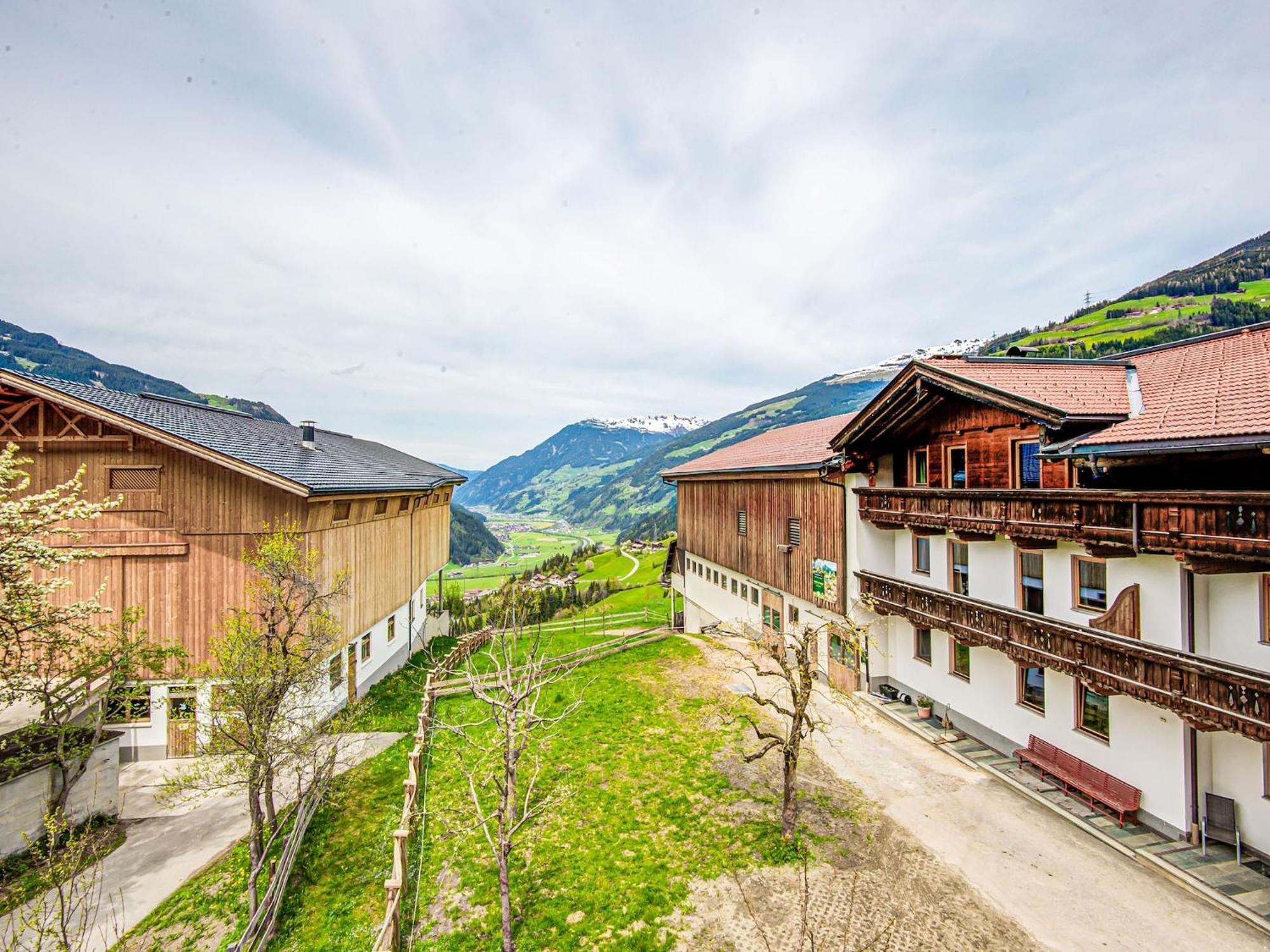 Lovely In Next To Forest Apartment Hainzenberg